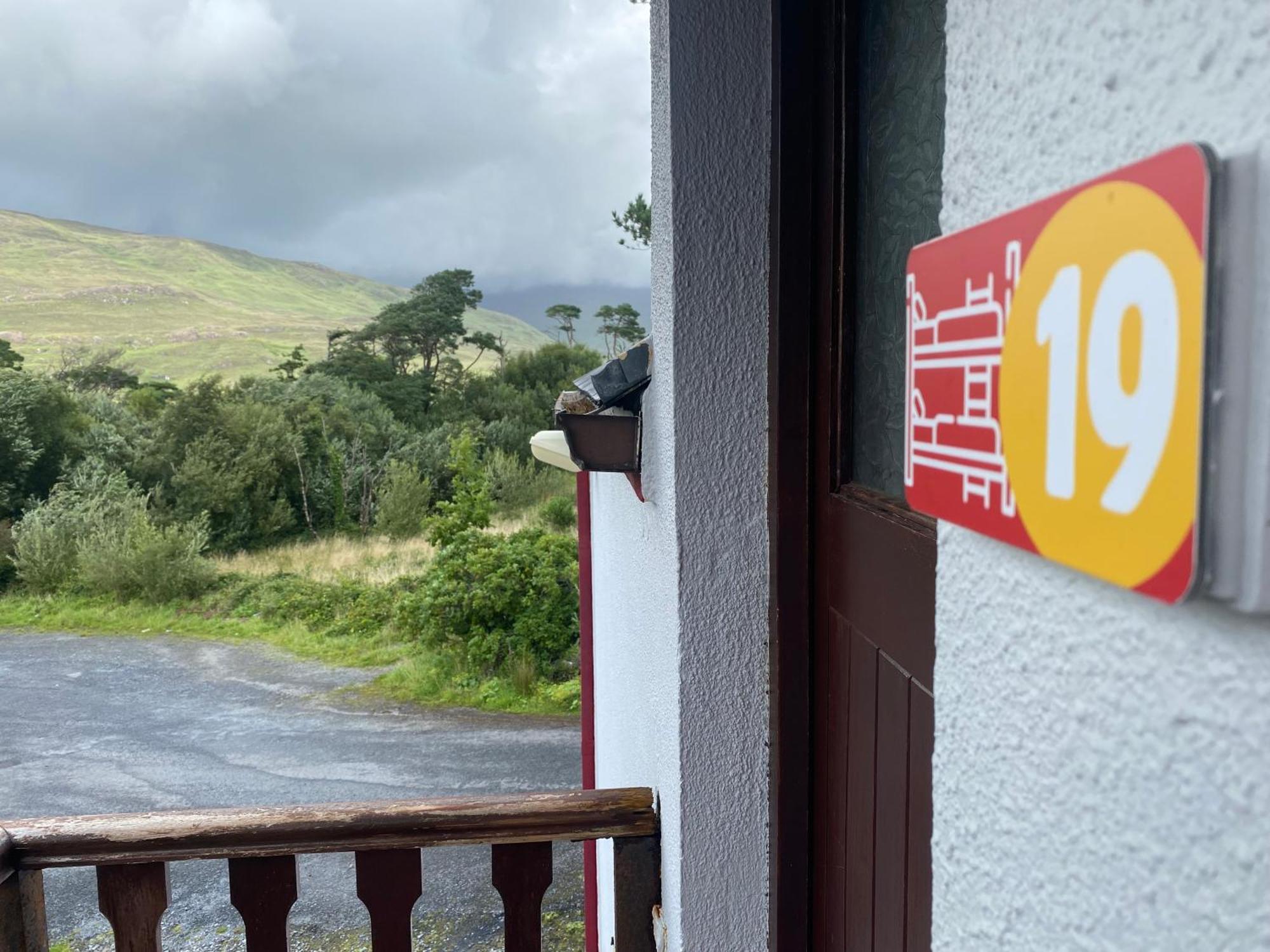 The Connemara Hostel - Sleepzone Leenaun Exteriör bild